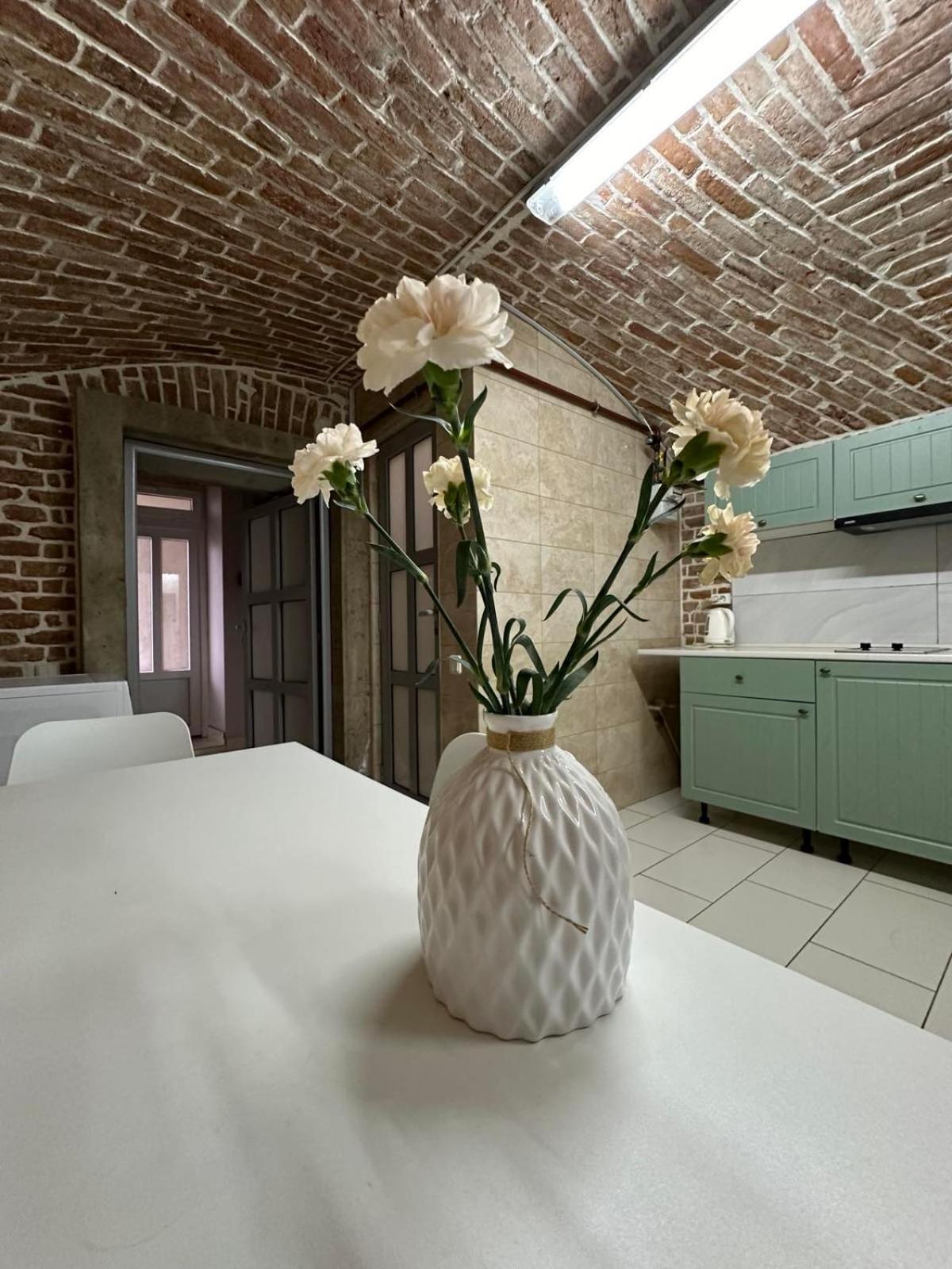 2Х Кім-Й Loft На Площі Філармонії By Willox Apartment Chernivtsi Ngoại thất bức ảnh