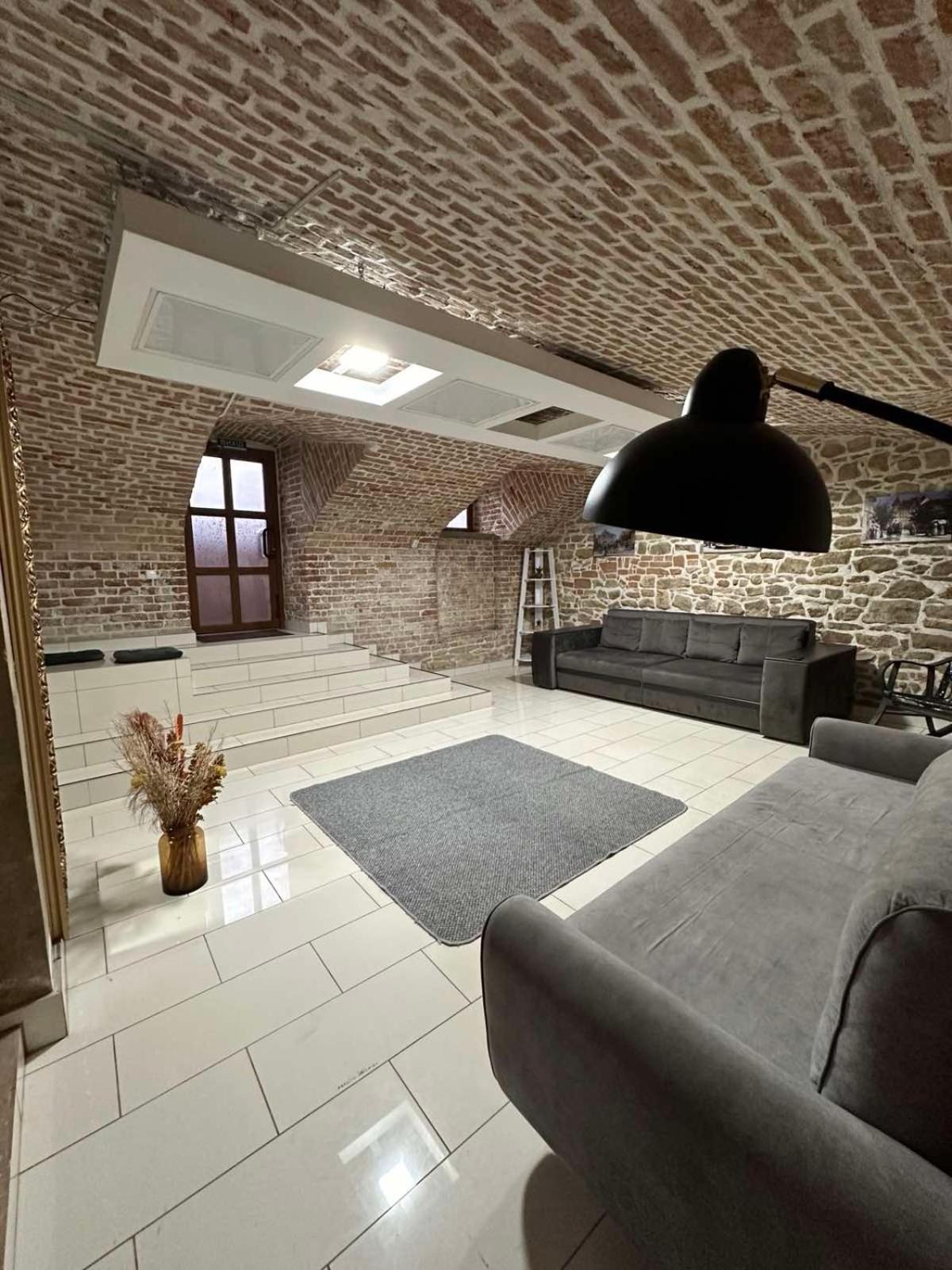 2Х Кім-Й Loft На Площі Філармонії By Willox Apartment Chernivtsi Ngoại thất bức ảnh