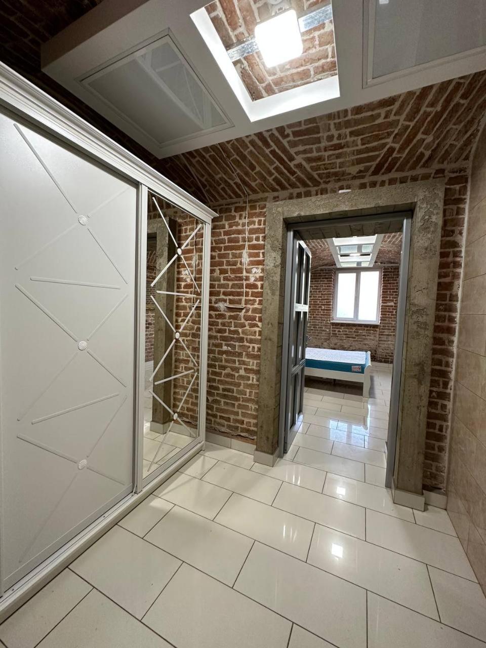 2Х Кім-Й Loft На Площі Філармонії By Willox Apartment Chernivtsi Ngoại thất bức ảnh